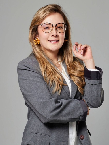 headshot of Tania Lamprea