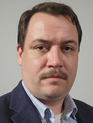 Head shot of Ryan Morgan